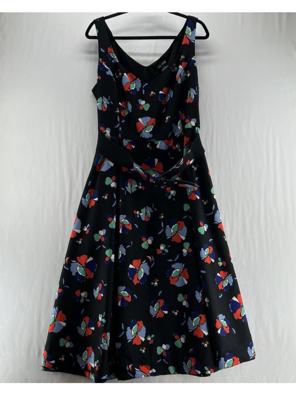 City Chic Floral V-Neck Dress Womens Sz L/20 Sleeveless Belted A-Line Black